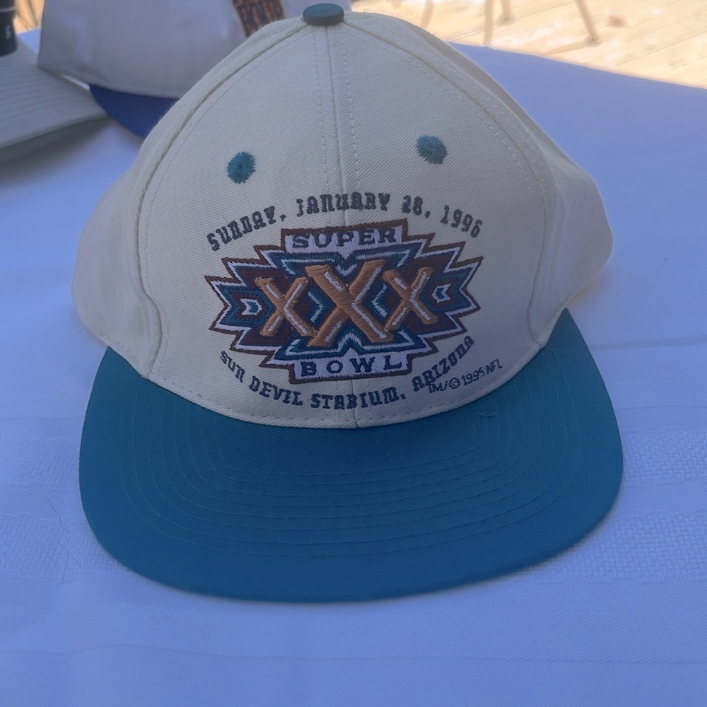 Baseball caps bundle - Picture 9 of 10